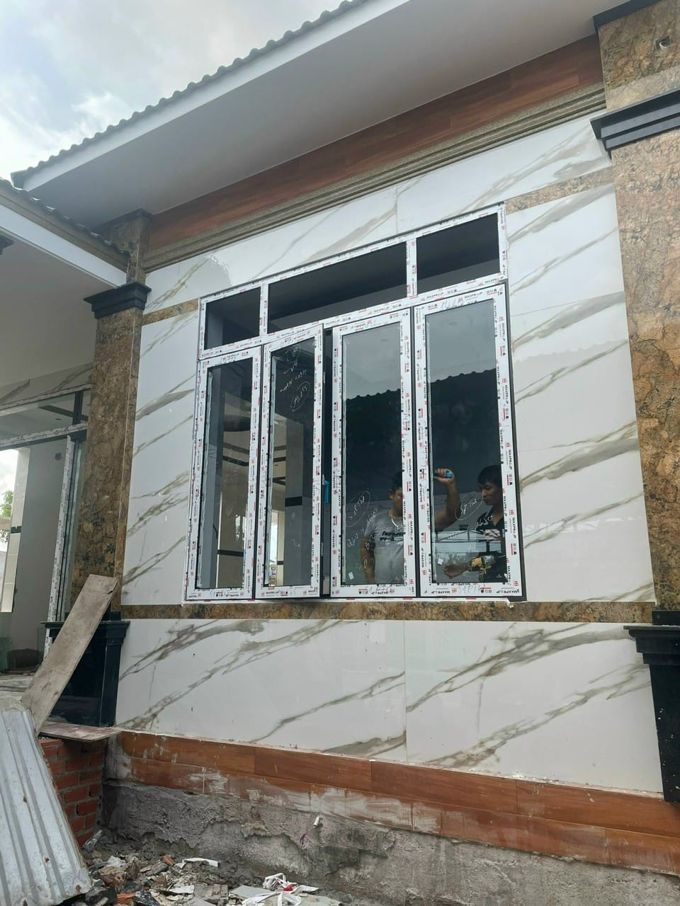 Lắp cửa nhôm kính