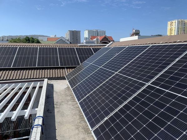 Lắp đặt hệ thống điện mặt trời 