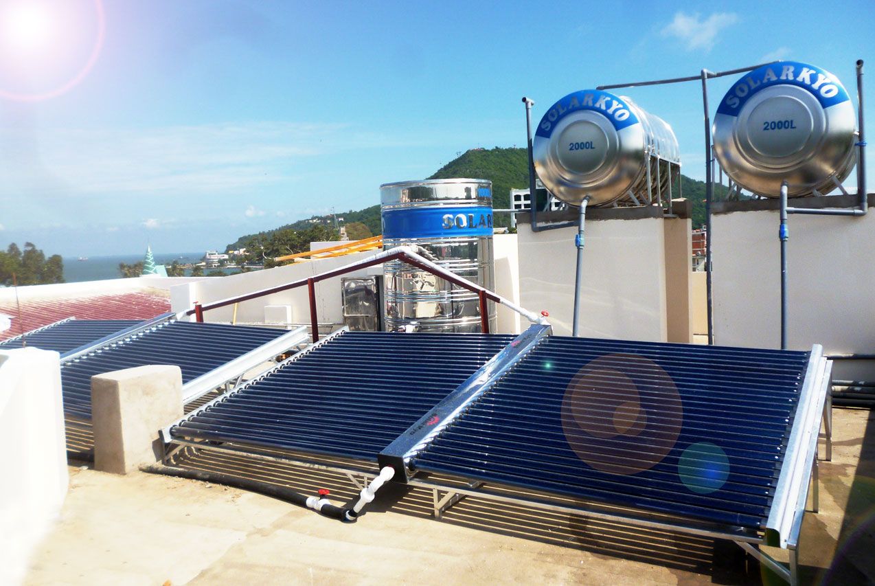 Máy nước nóng năng lượng mặt trời hệ công nghiệp Solarkyo dung tích 200L