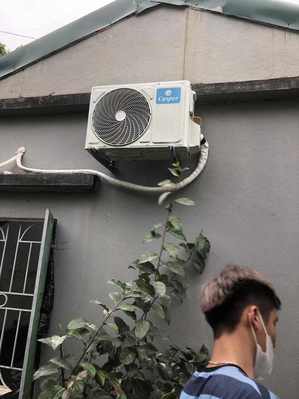 Lắp máy lạnh
