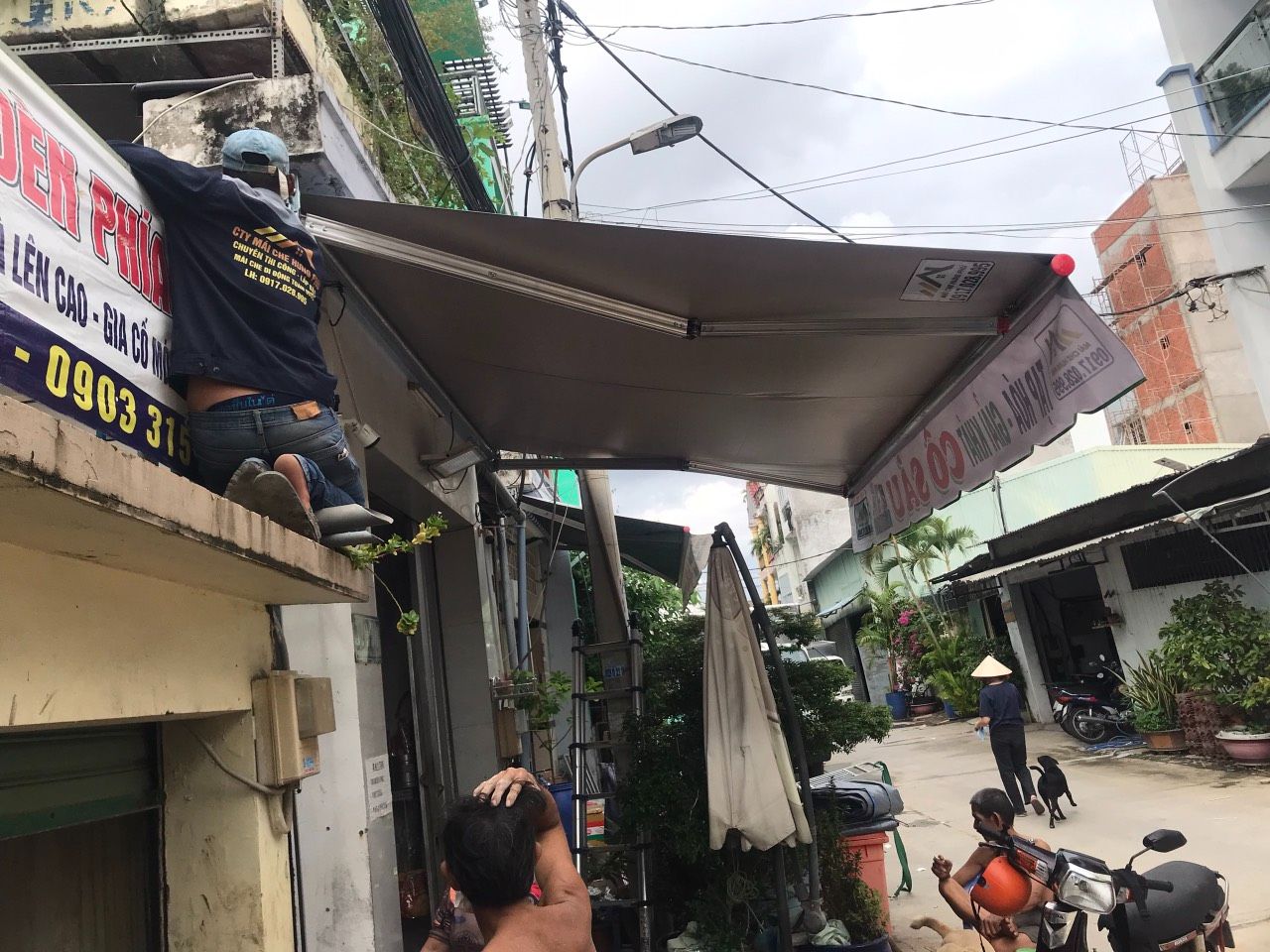 Mái che cửa hàng