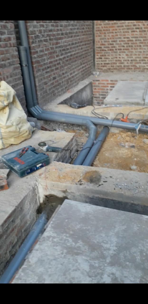 Thi công lắp đặt điện nước cho công  trinhg 