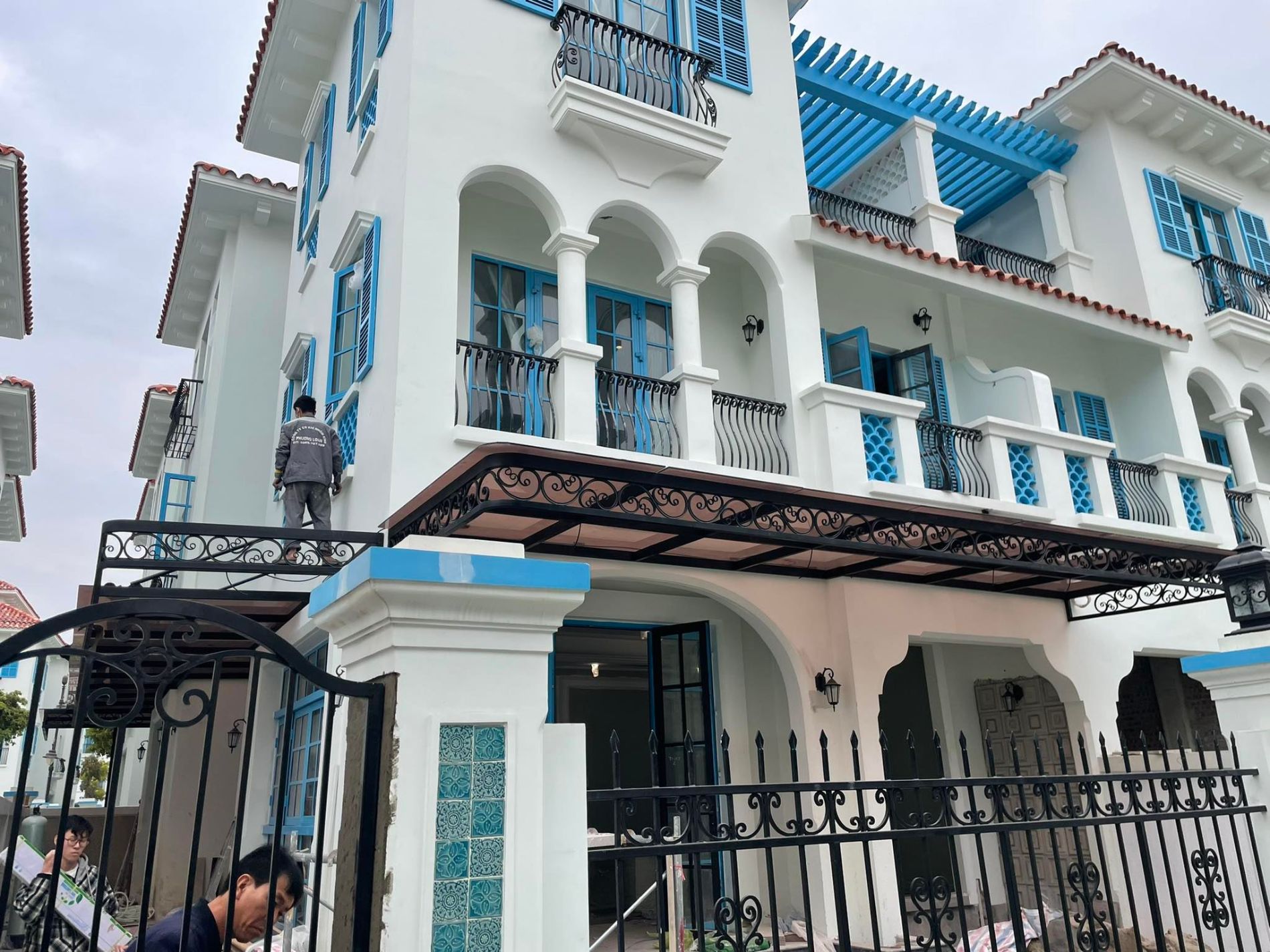 Thi công hệ nhôm kính 