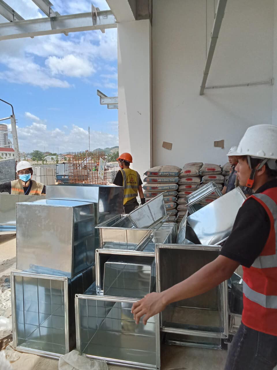 Cung cấp lắp ống gió 