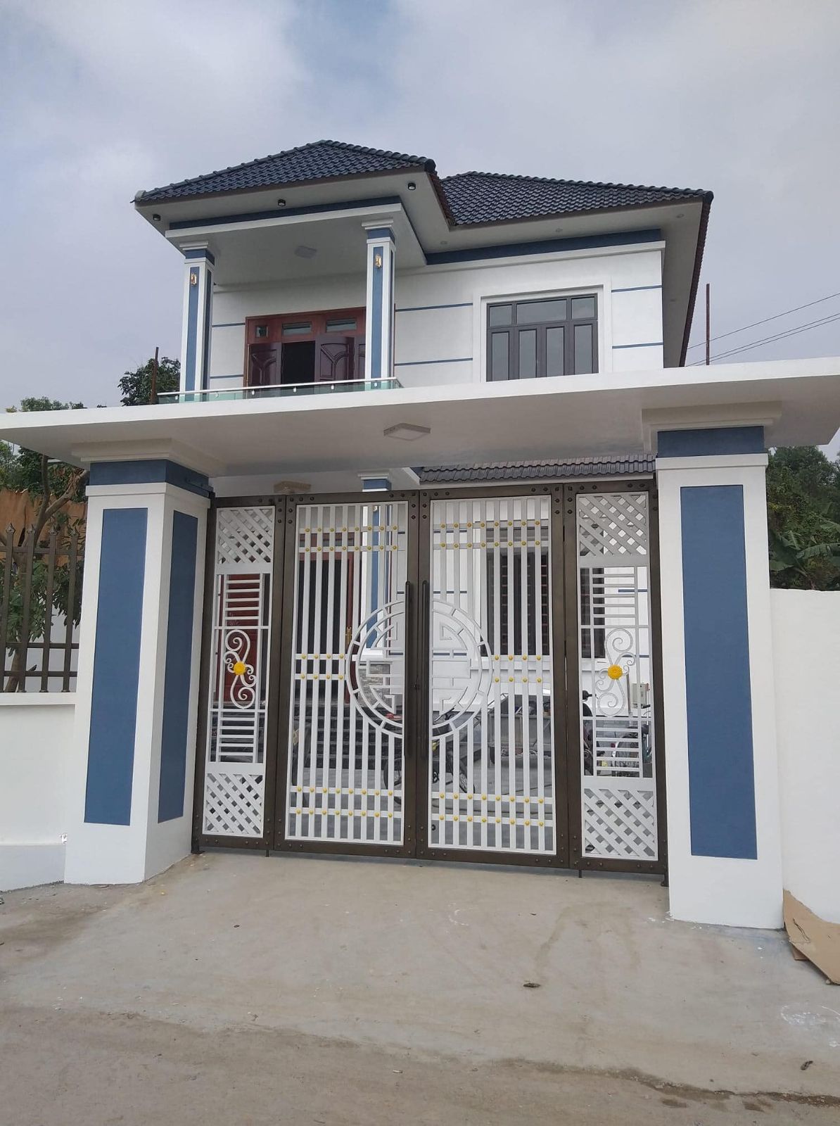 Cửa cổng nhôm 