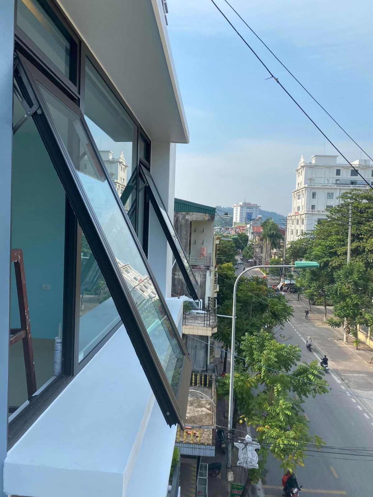 Cửa sổ nhôm kính