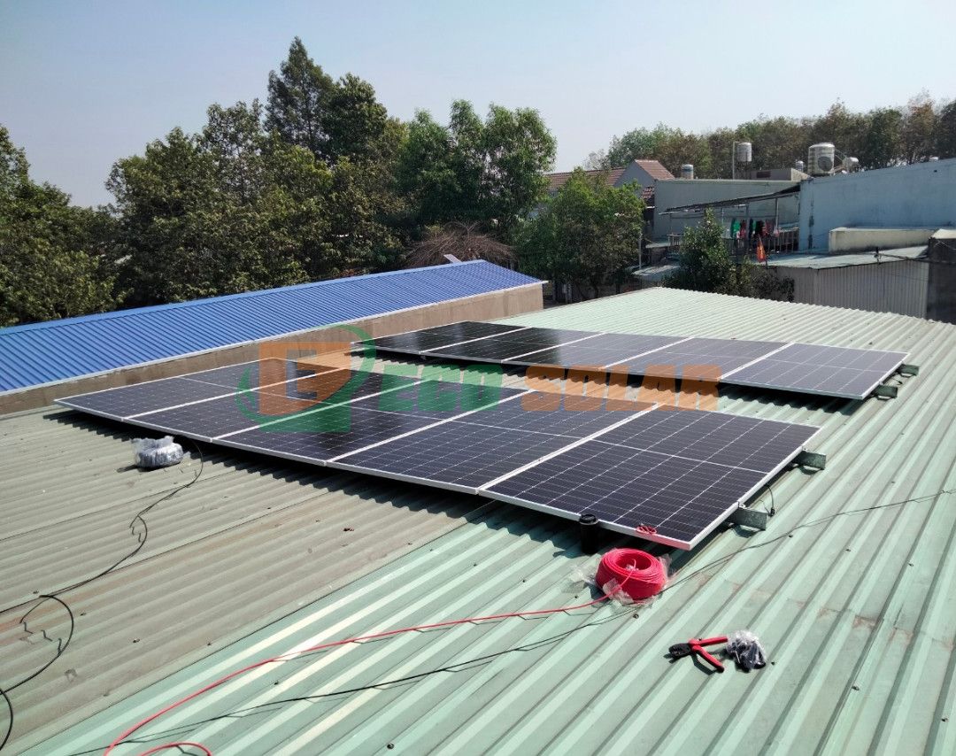 Công trình lắp đặt hệ NLMT hòa lưới lưu trữ 55kwp
