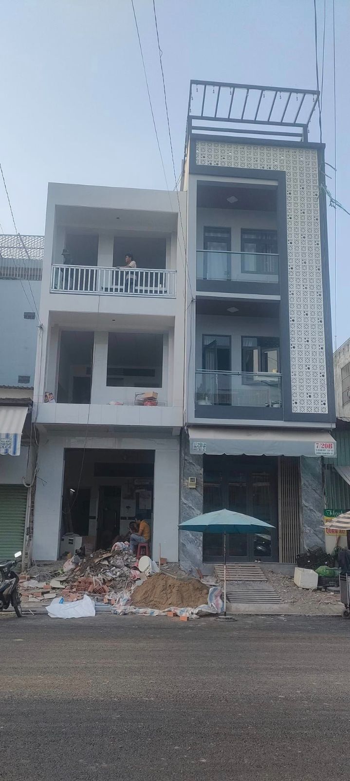 Xây dựng nhà  1 trệt 2 tầng