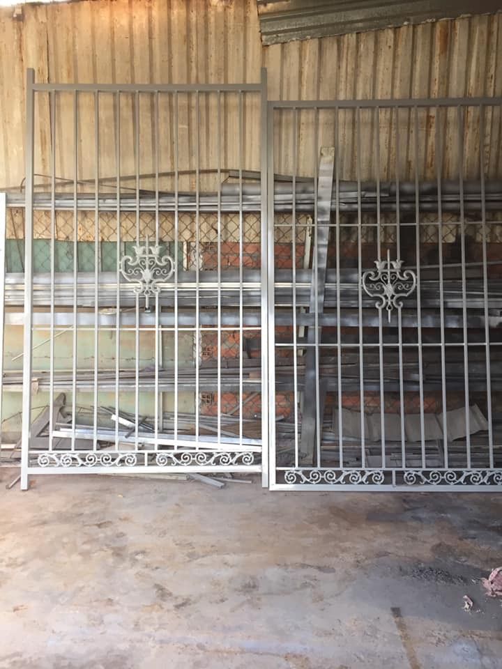 Cửa sắt