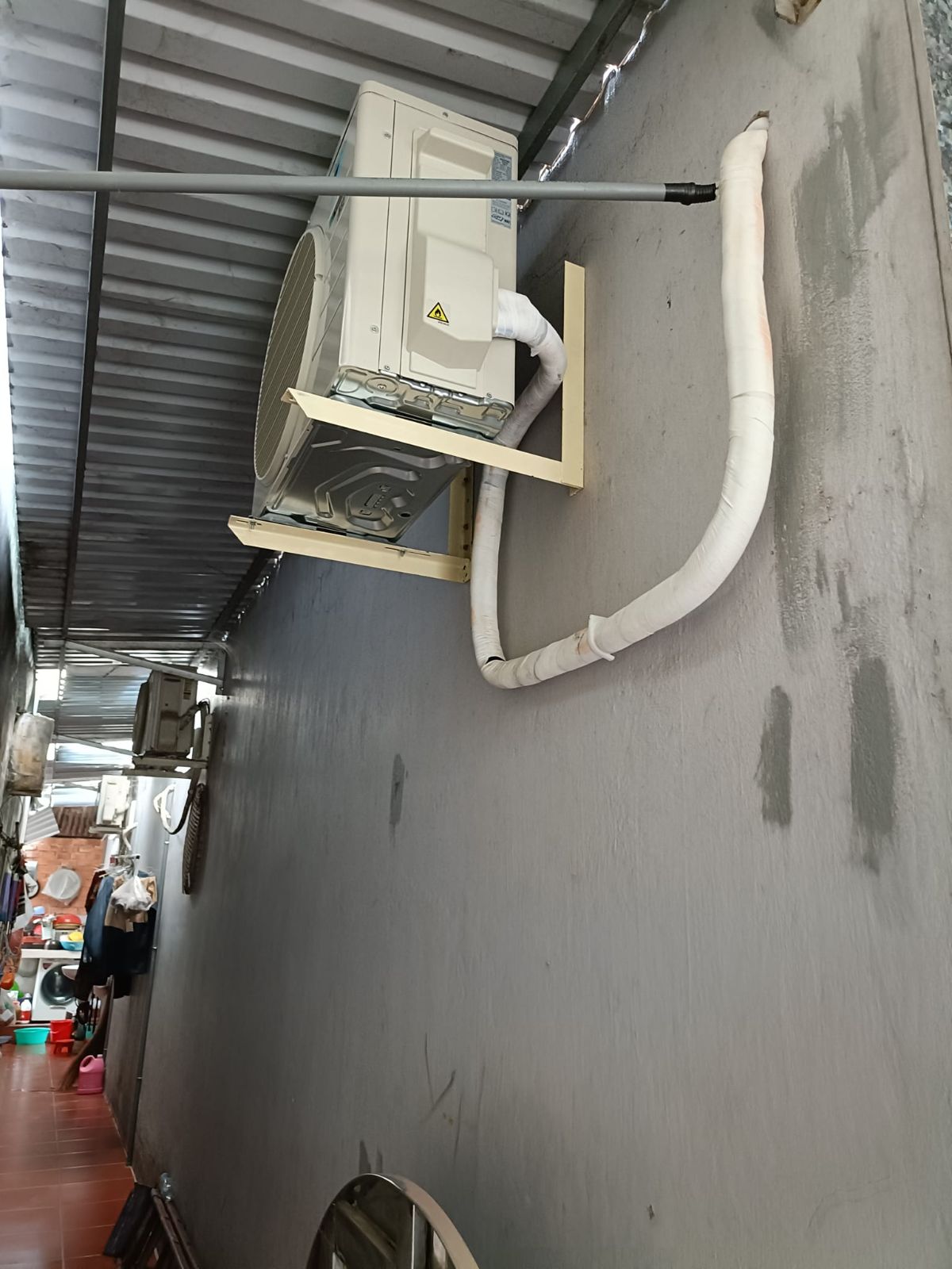 Lắp máy lạnh 