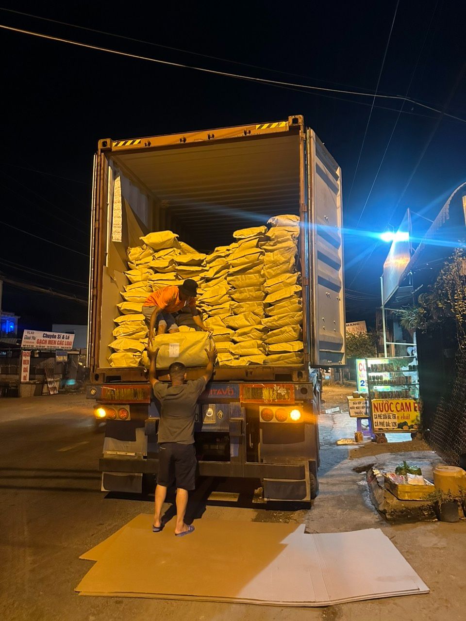 Vận chuyển hàng hóa 