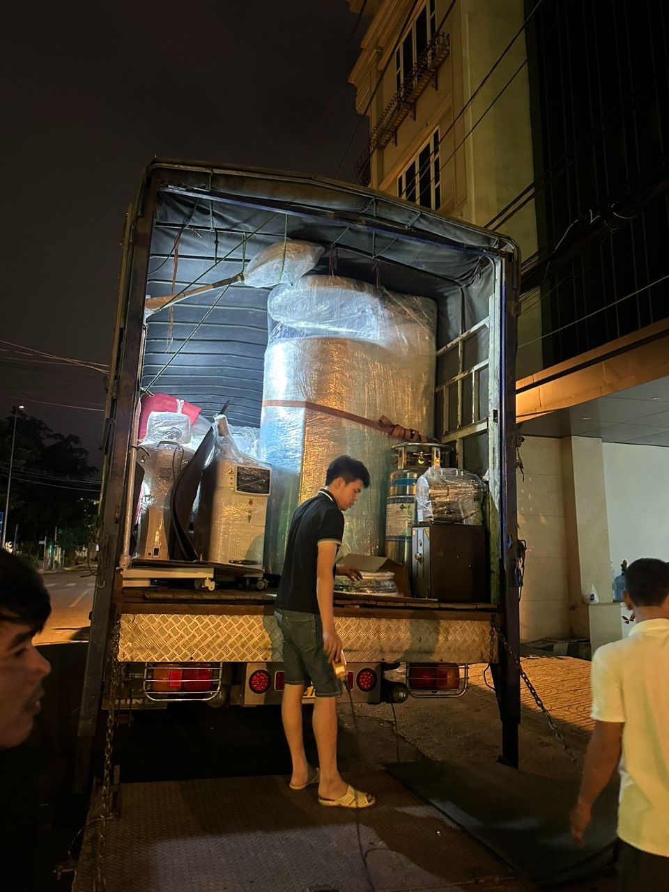Vận chuyển bốc xếp hàng hóa 