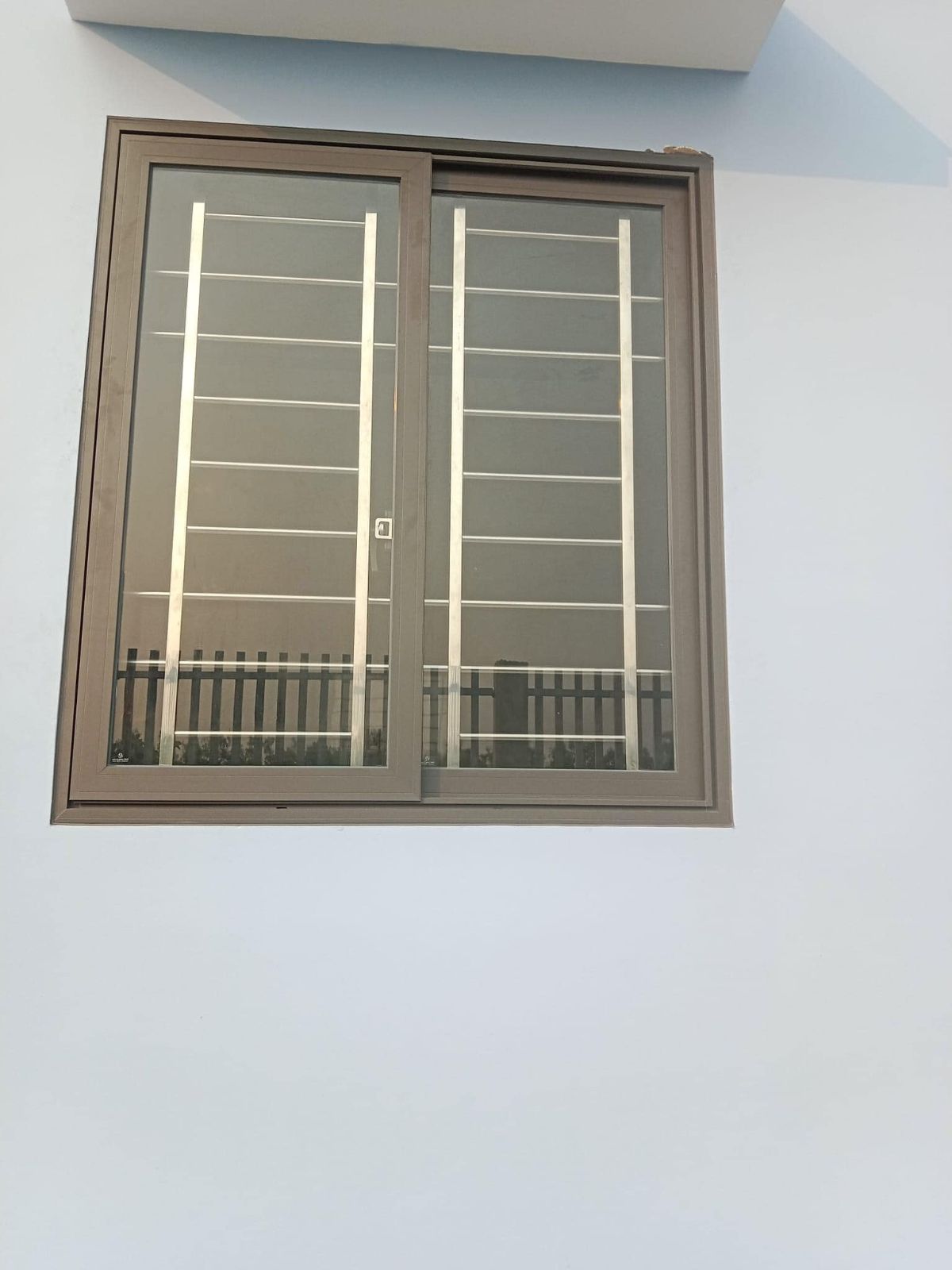 Cửa sổ nhôm 