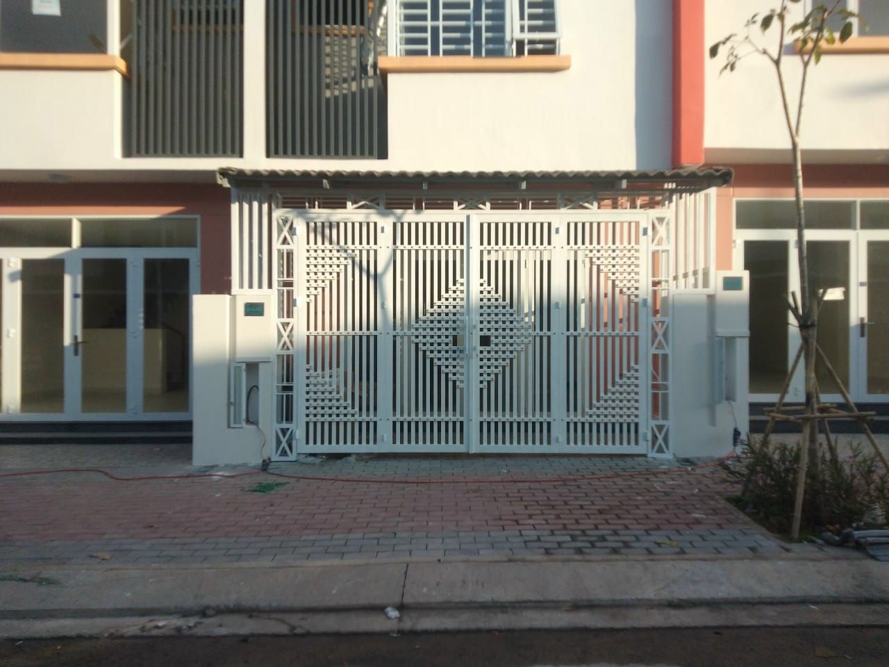 Hoàn thiện cửa sắt 