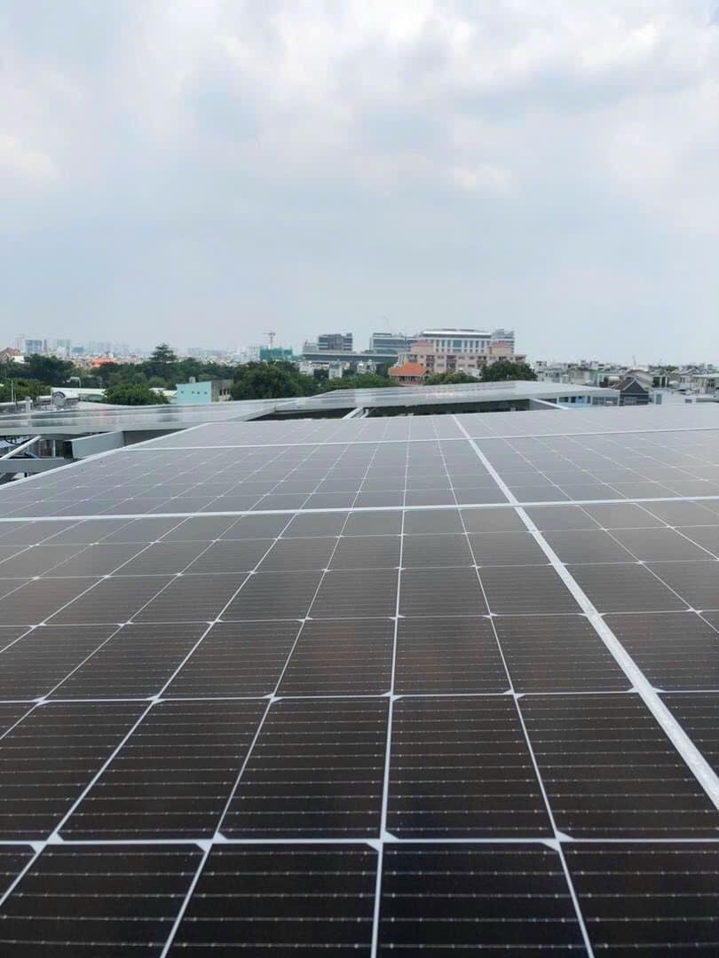 HOÀN THÀNH HỆ ĐIỆN MẶT TRỜI HYBRID