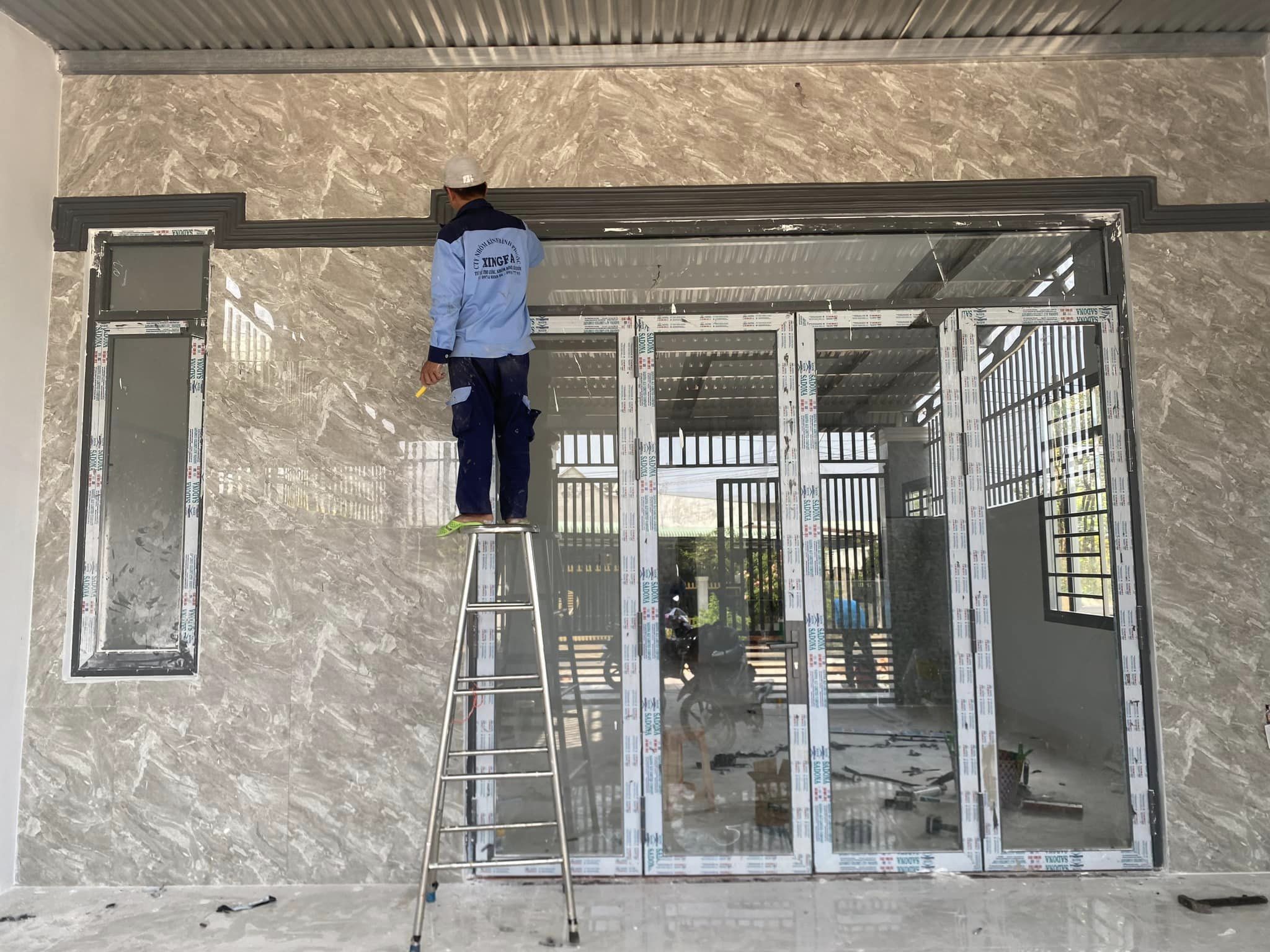 Thi công lắp đặt nhôm kính