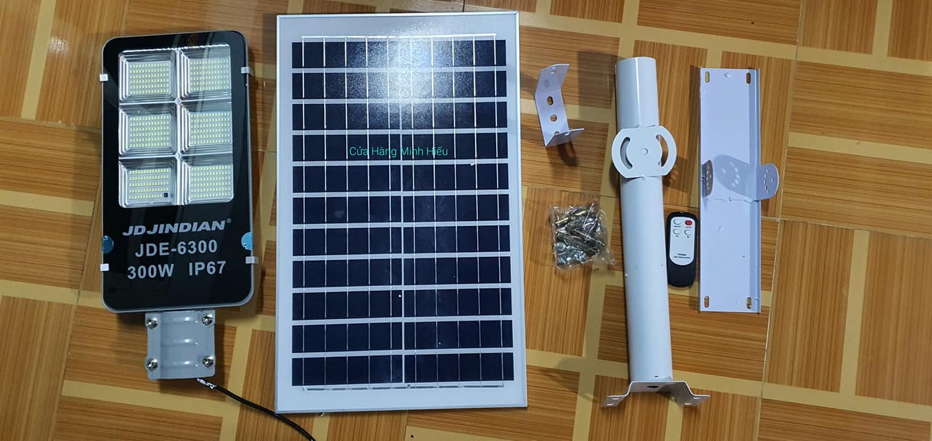 Đèn sử dụng điện năng lượng mặt trời 