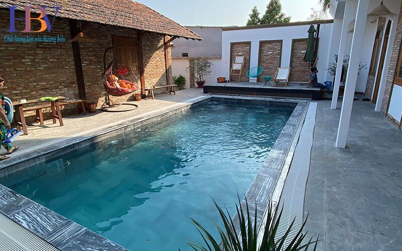 Bể bơi homestay của chị Thư