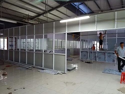 Vách ngăn nhôm kính