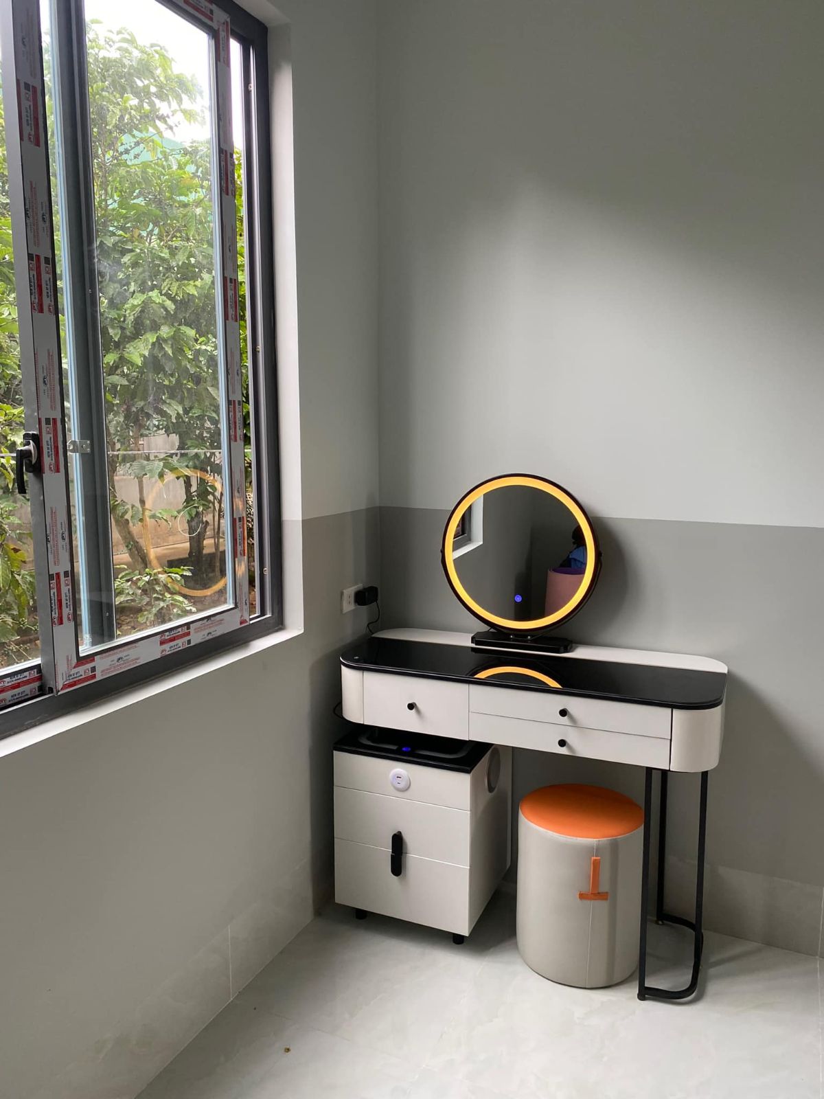 Bộ bàn ghế trang điểm