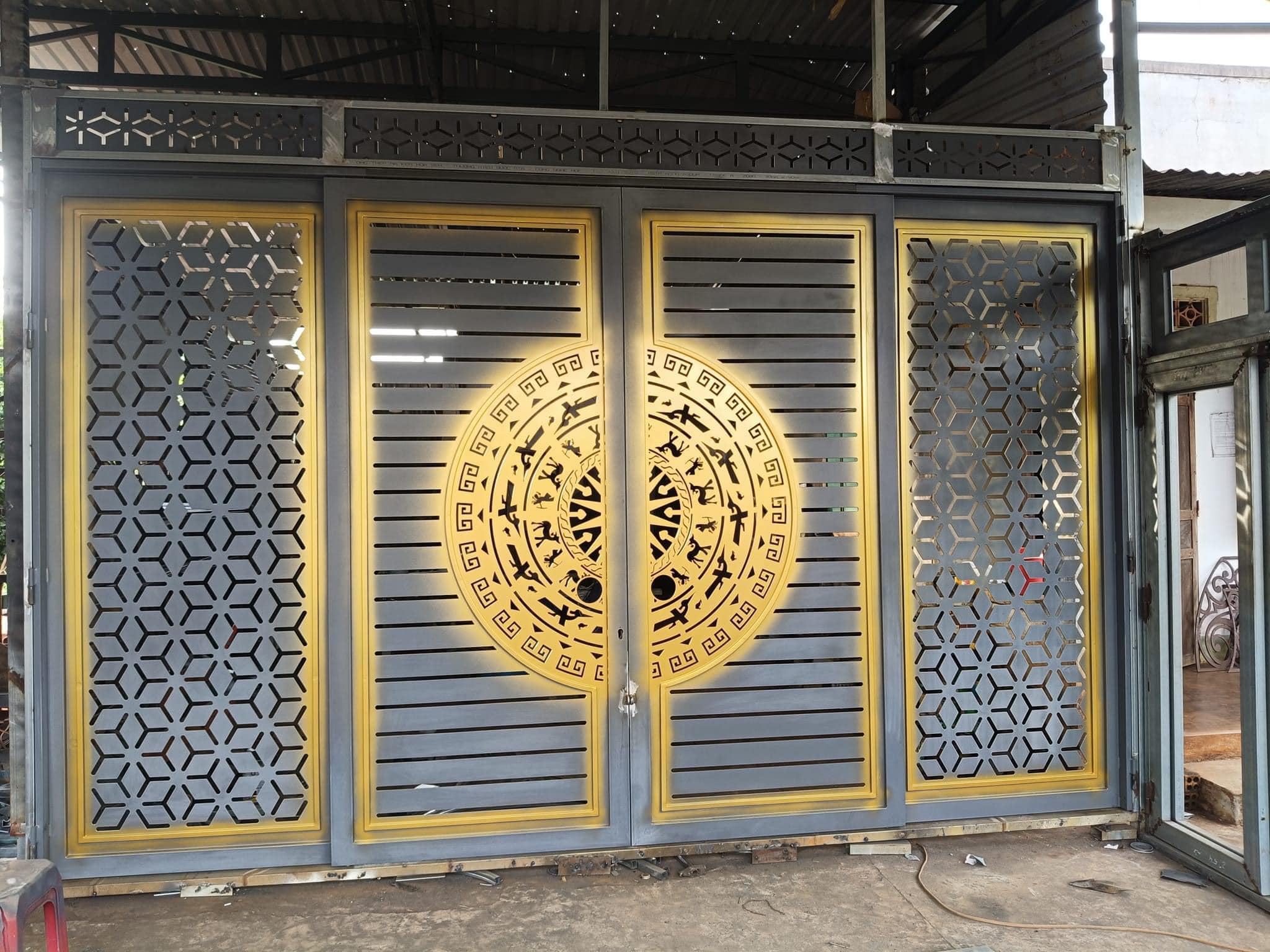 Cửa sắt 
