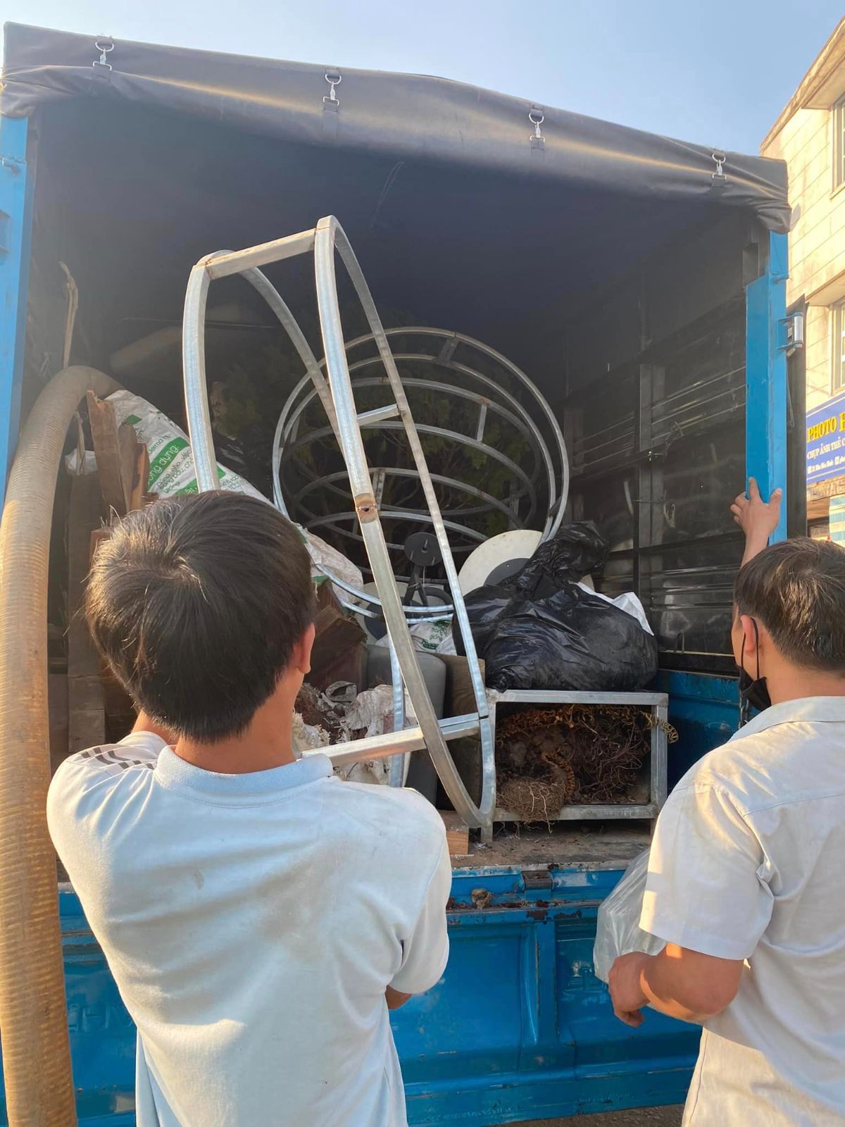 Vận chuyển hàng hóa 