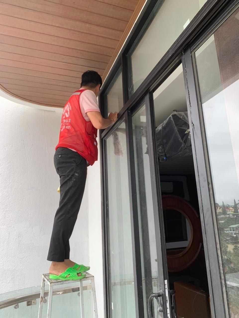 Dịch vụ vệ sinh nhà ở 