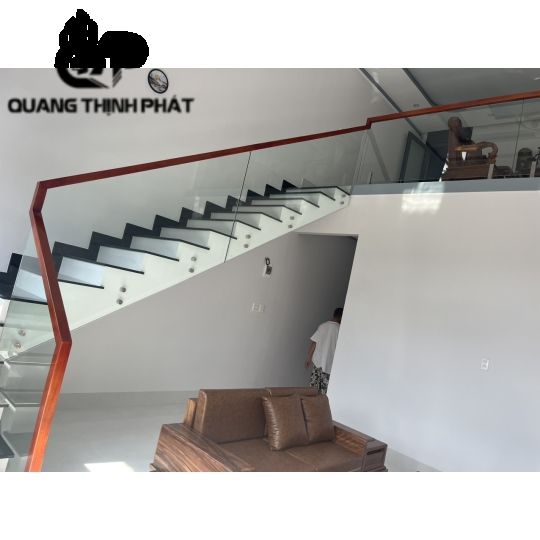 Cầu thang kính
