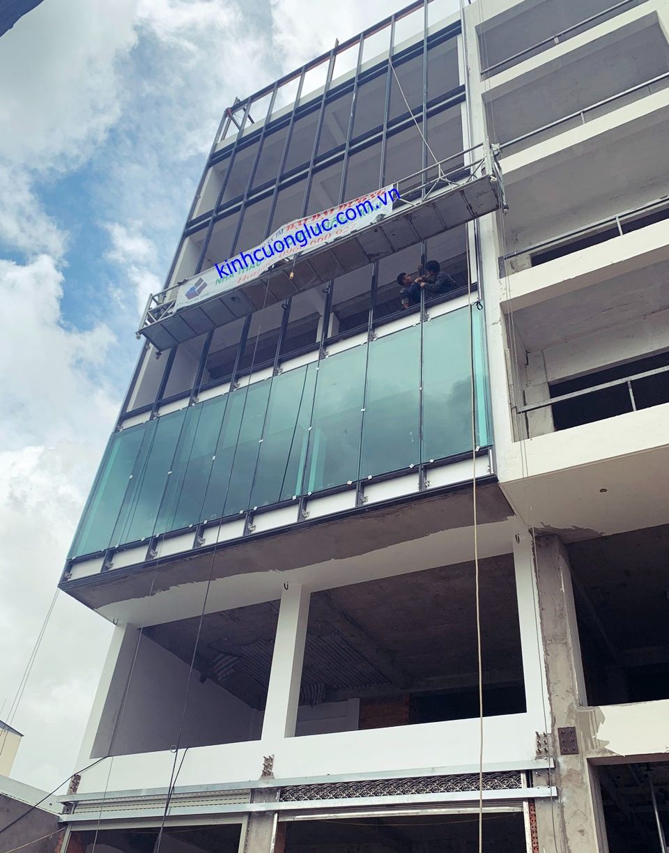 Lắp kính công ty