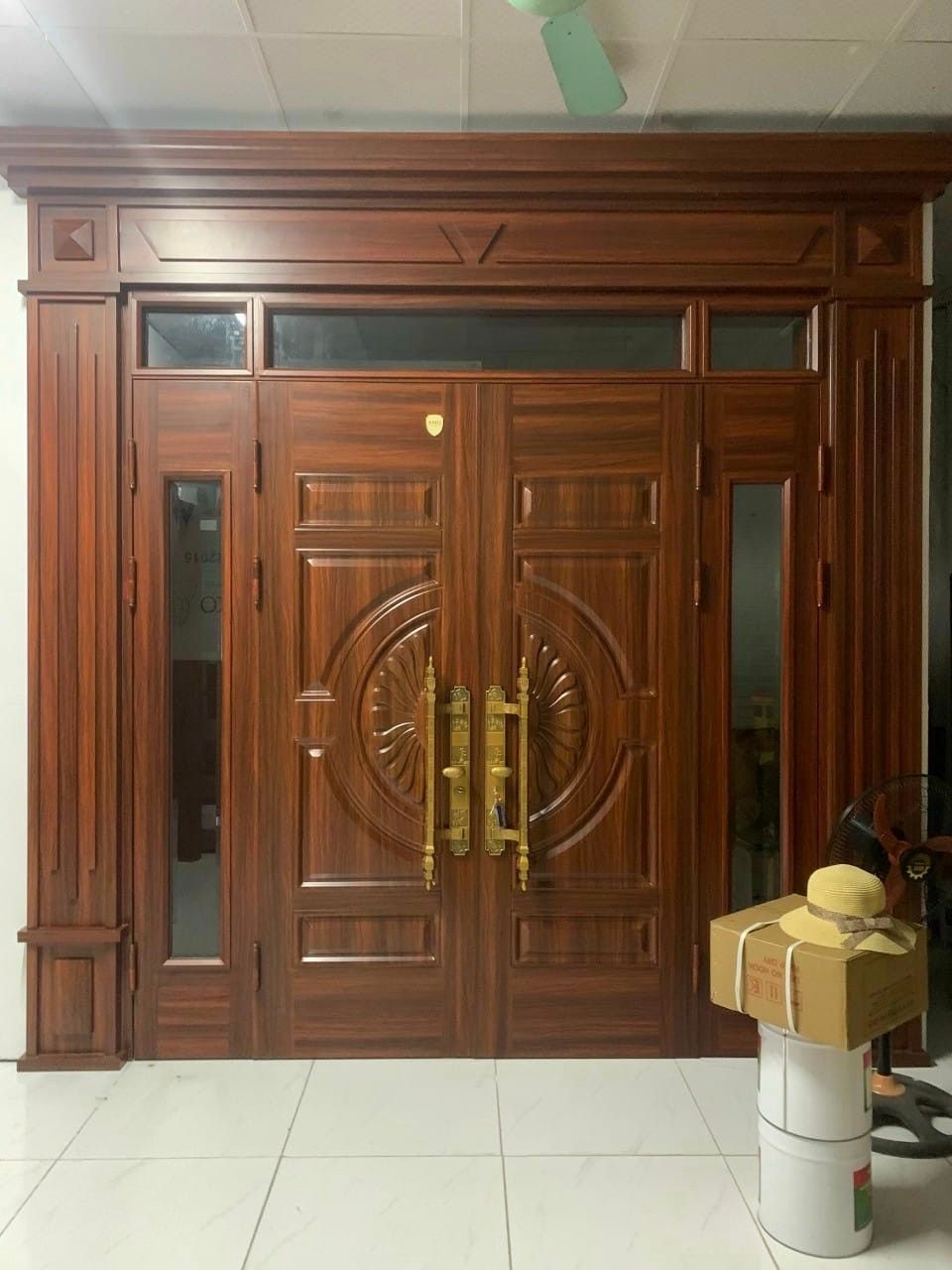  CỬA THÉP VÂN GỖ 