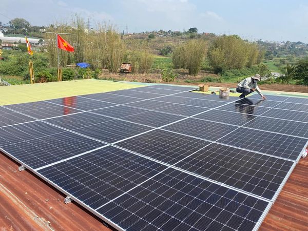 Thi công hệ thống điện mặt trời 