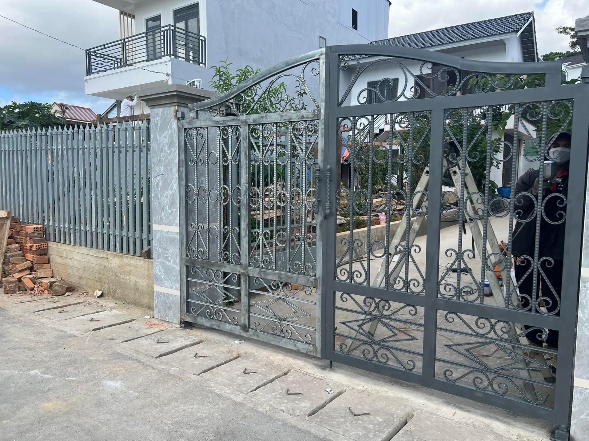 Cổng sắt 