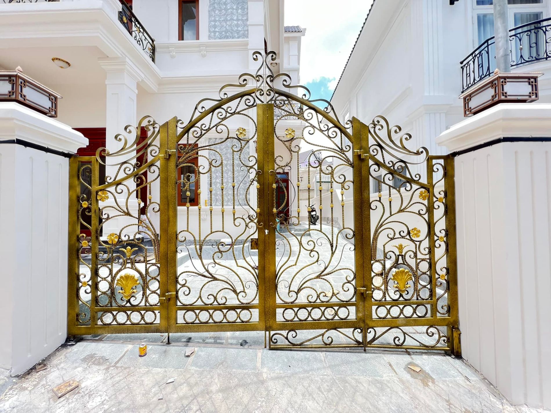 Cổng sắt 