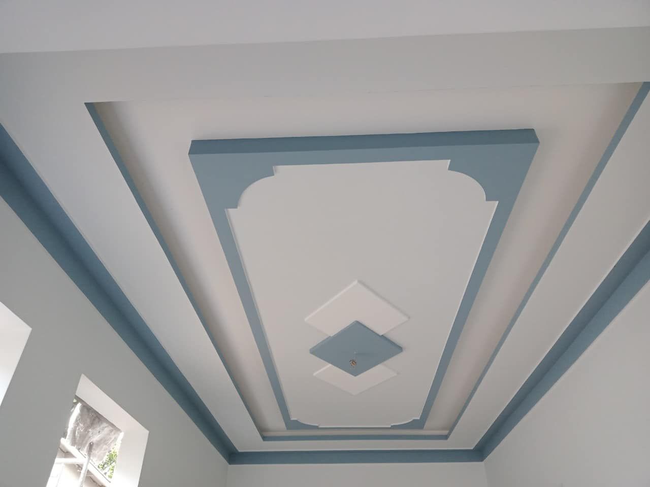 Thi công hoàn thiện trần thạch cao 