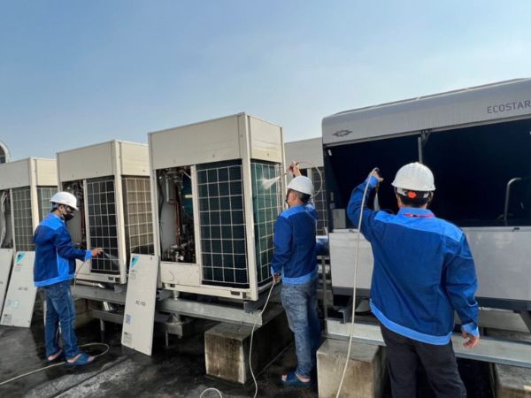 Vệ sinh máy lạnh công nghiệp 