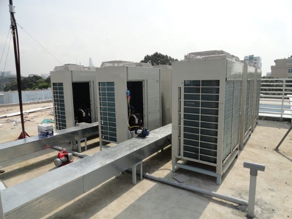 Lắp máy lạnh