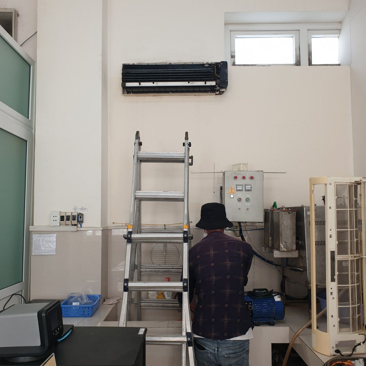 Sửa máy lạnh
