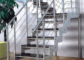 CẦU THANG BẬC THOÁT HIỂM CÔNG TY