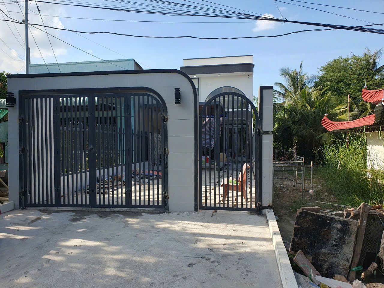 Cửa cổng nhôm 