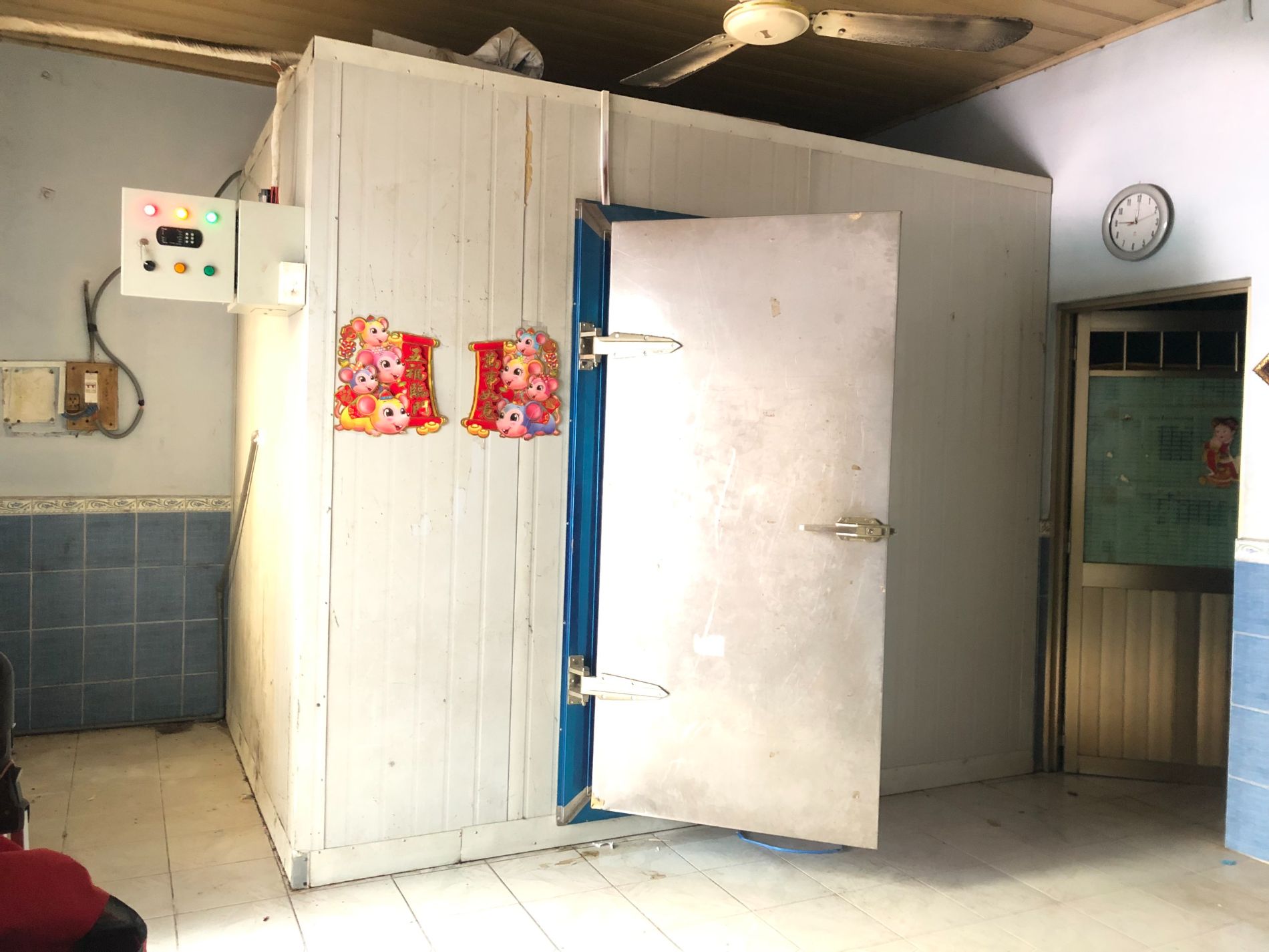 Tháo dỡ kho lạnh tại Bình Tân