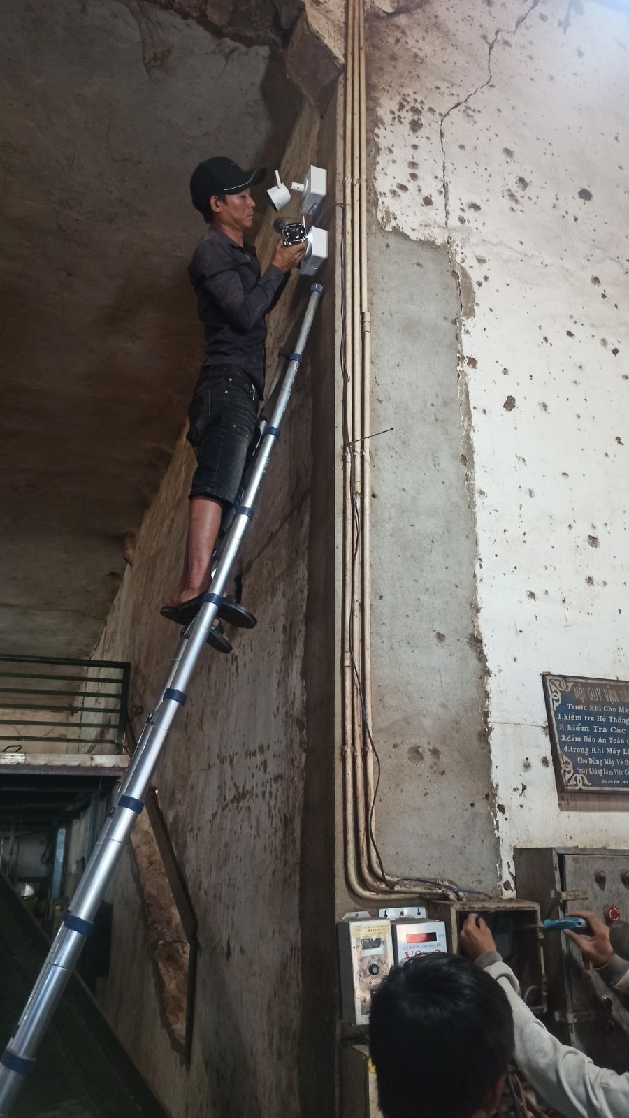 Lắp đặt camera giám sát