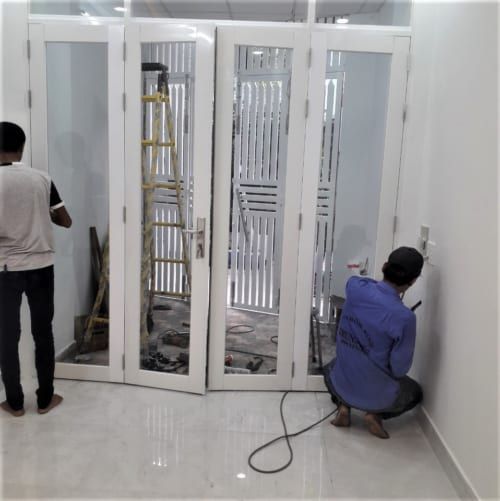 Lắp cửa nhôm