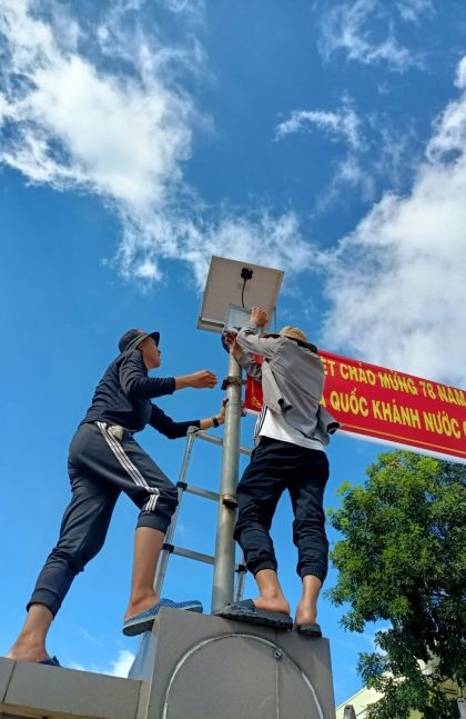 Lắp hệ thống điện mặt trời 