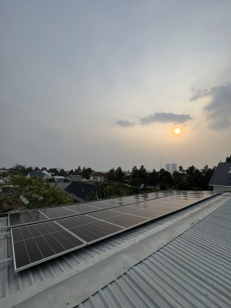 HỆ THỐNG HÒA LƯỚI 123KWP  LƯU TRỮ 19KWH - MẦM NON QUỐC TẾ VIỆT MỸ