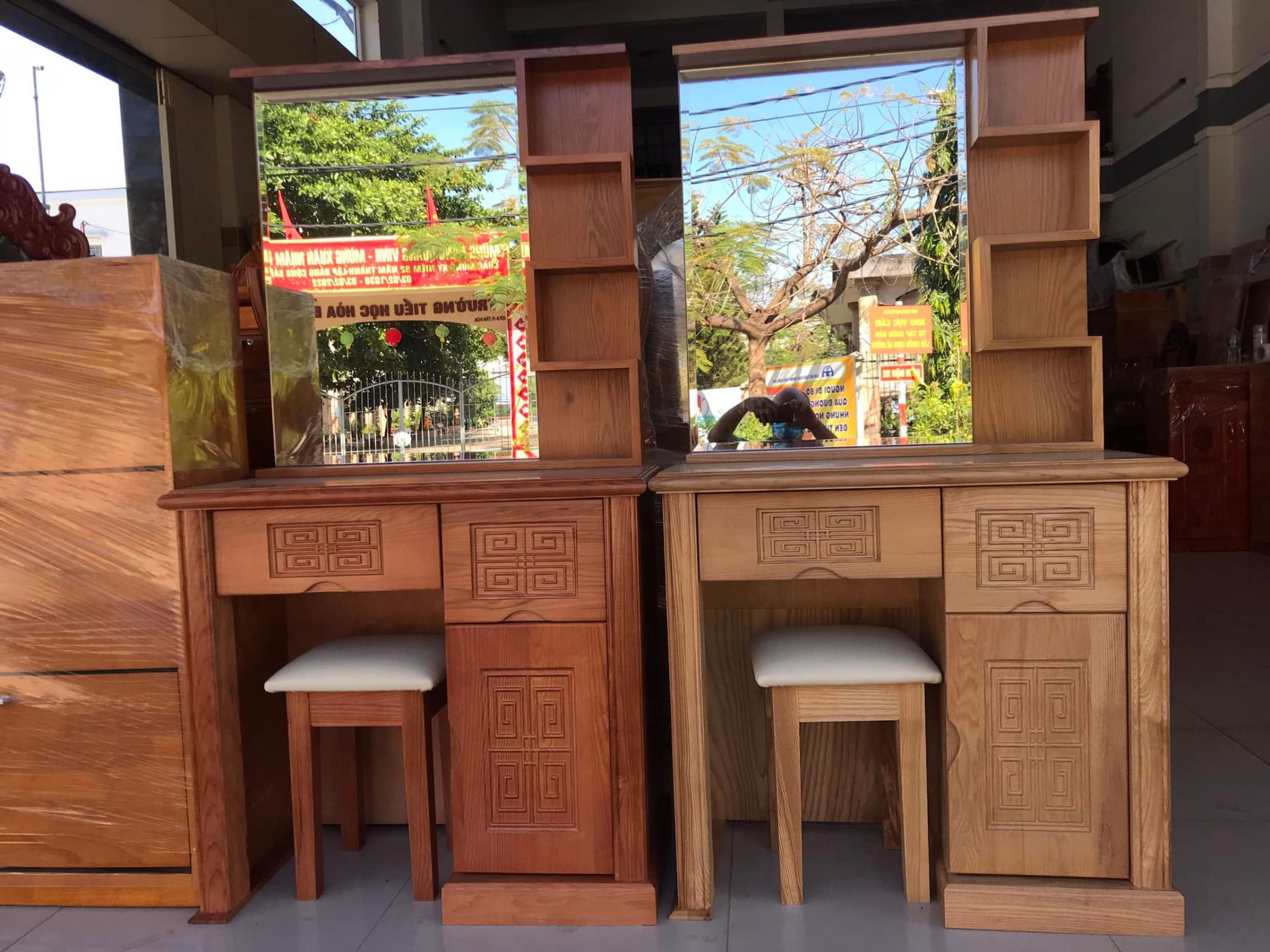 Bộ bàn ghế trang điểm 