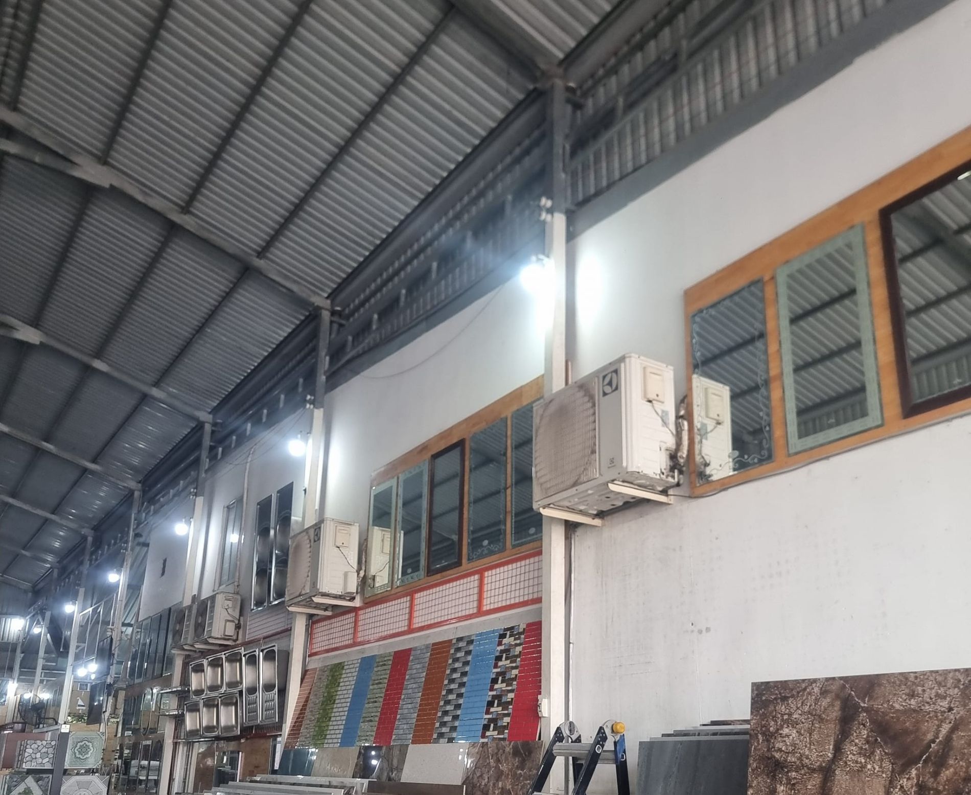 Lắp máy lạnh 