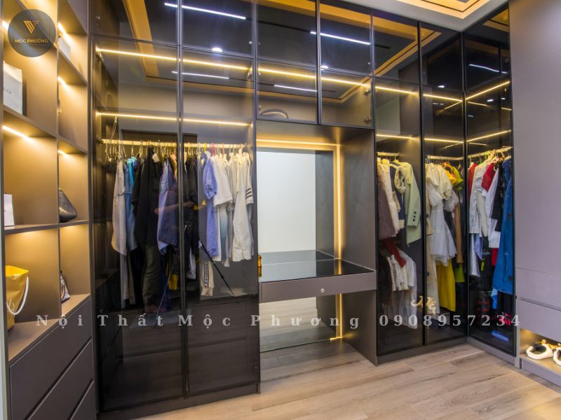 Thi công tủ quần áo cánh kính nhà anh Hoàng