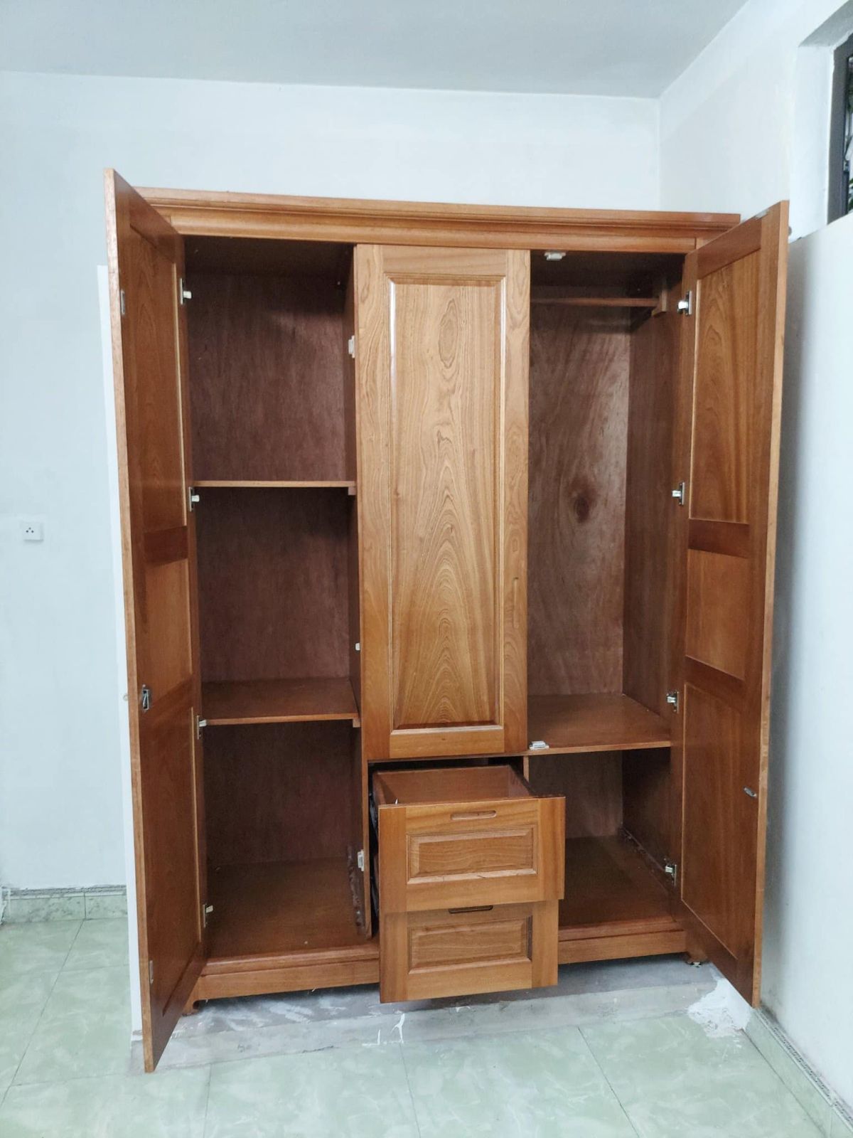 Tủ quần áo 