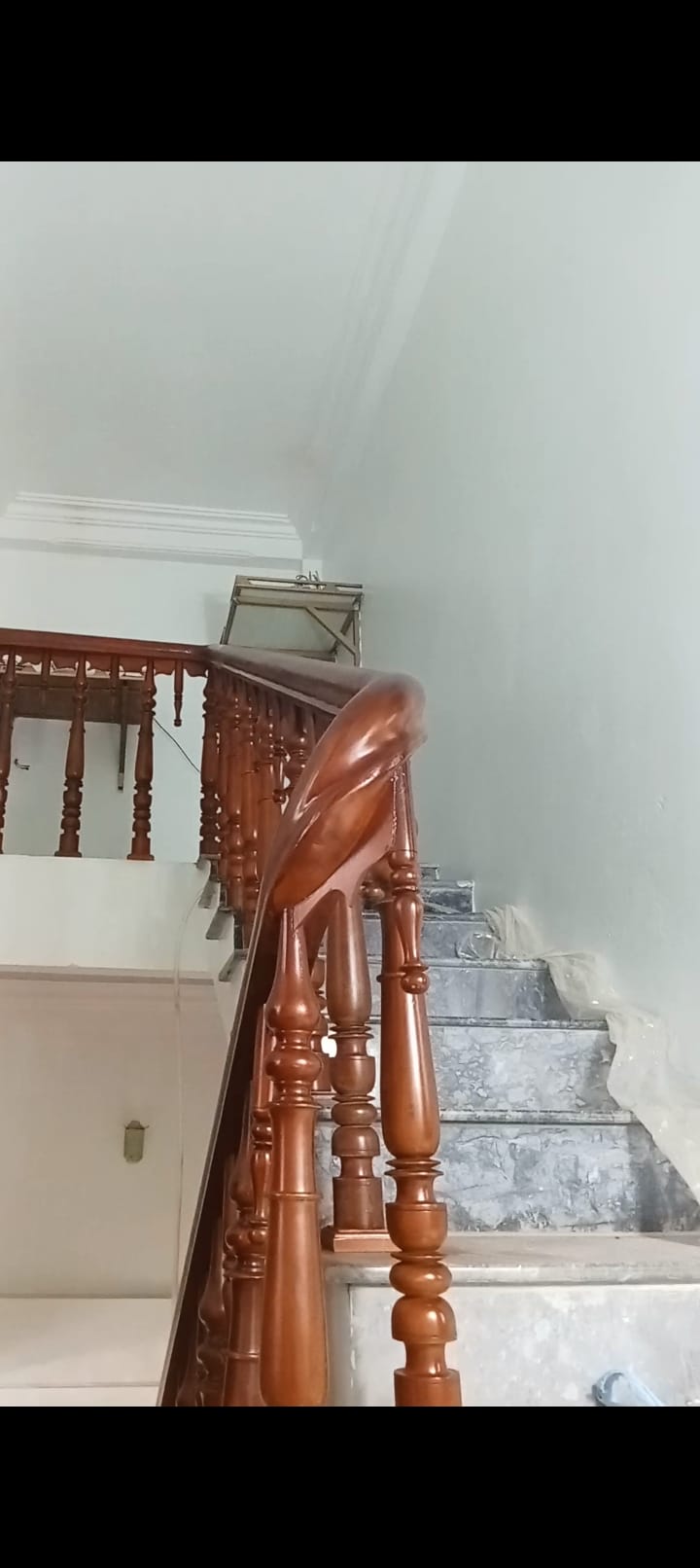 Sơn Pu cho lan can cầu thang 