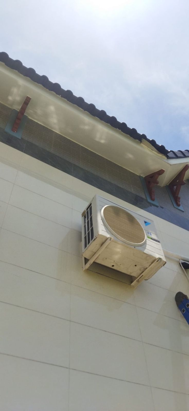 Lắp máy lạnh